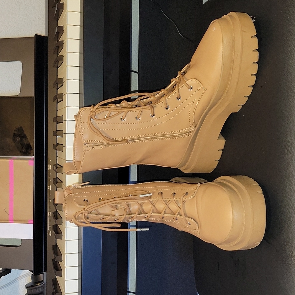 Cool planet by steve madden mosss combat boots